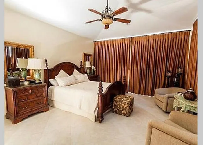 Villa Luxury With Two Pools, Great For Large Groups